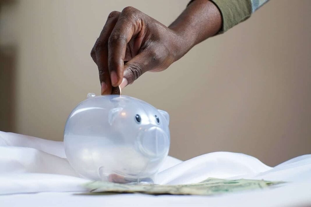 3-Ways-You-Can-Keep-Your-Finances-On-The-Right-Track