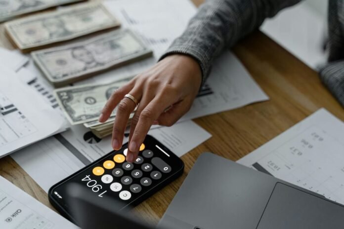 The Difference Between Checking And Savings Accounts