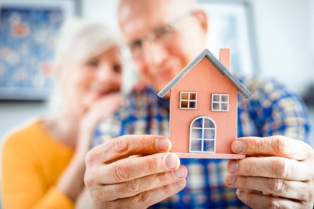 Exploring The Advantages And Disadvantages Of Reverse Mortgages