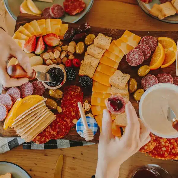 PlatterfulParty-BagShots-10_9cbbc4ac-db3b-40fa-aeea-6d8313a0982e_590x