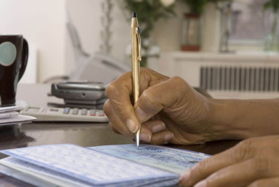 Why Seniors Should Choose an Online Bank