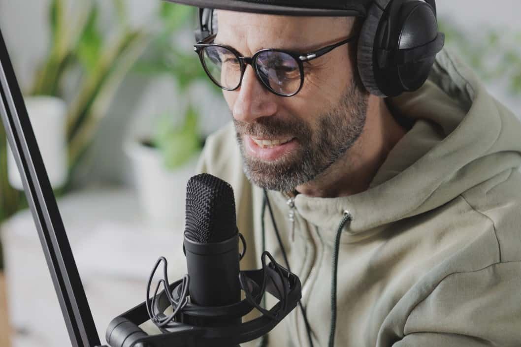 Ordering Glasses Online: Befitting has the Answers 1 senior records audio content or podcast for his blog a serious adult european man in a baseball cap t20 LXkzY1